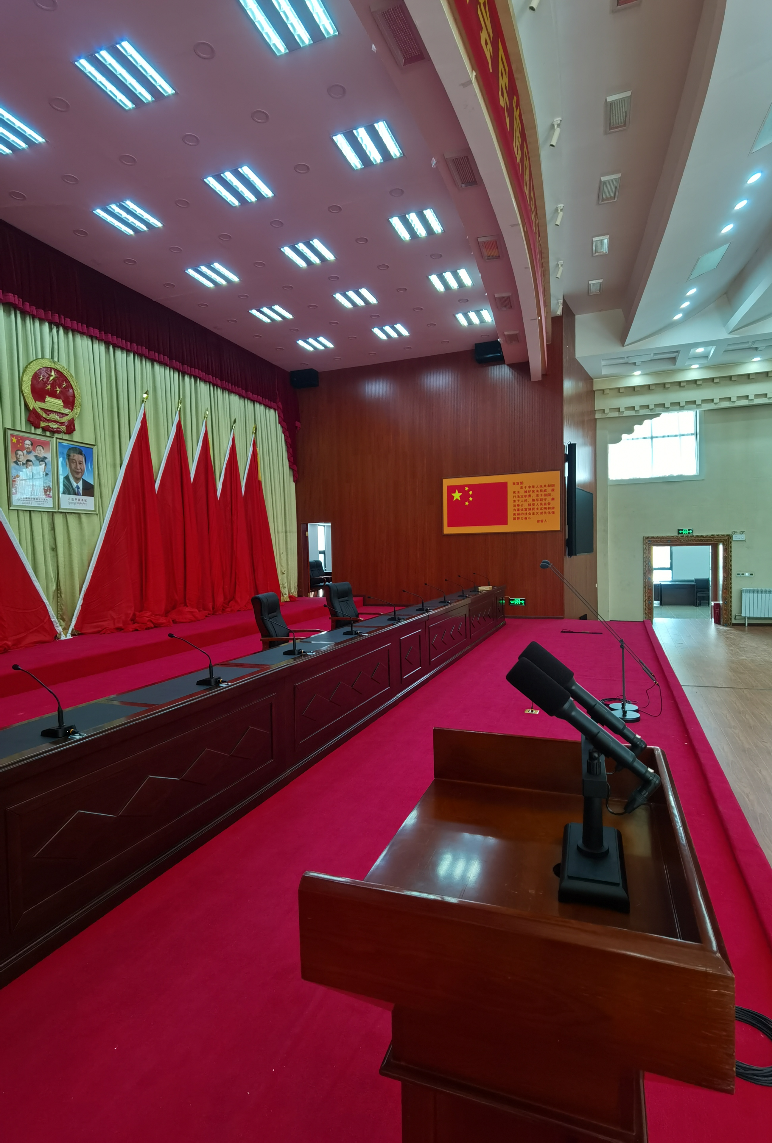 舞臺(tái).jpg 舞臺(tái).jpg